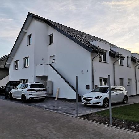 Modern Wohnen I Parkplatz I Wlan I Netflix I Balkon I 6 Schlafplaetze Lejlighed Bad Oeynhausen Eksteriør billede