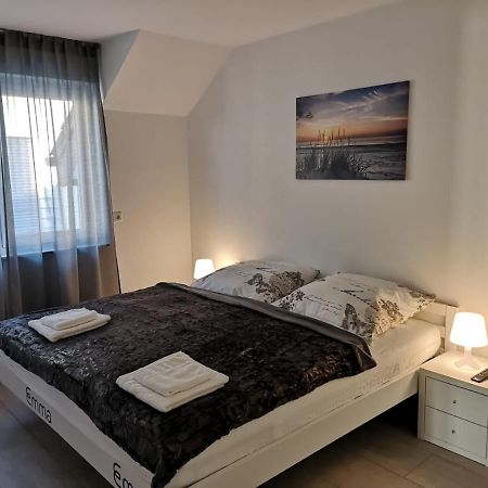 Modern Wohnen I Parkplatz I Wlan I Netflix I Balkon I 6 Schlafplaetze Lejlighed Bad Oeynhausen Eksteriør billede