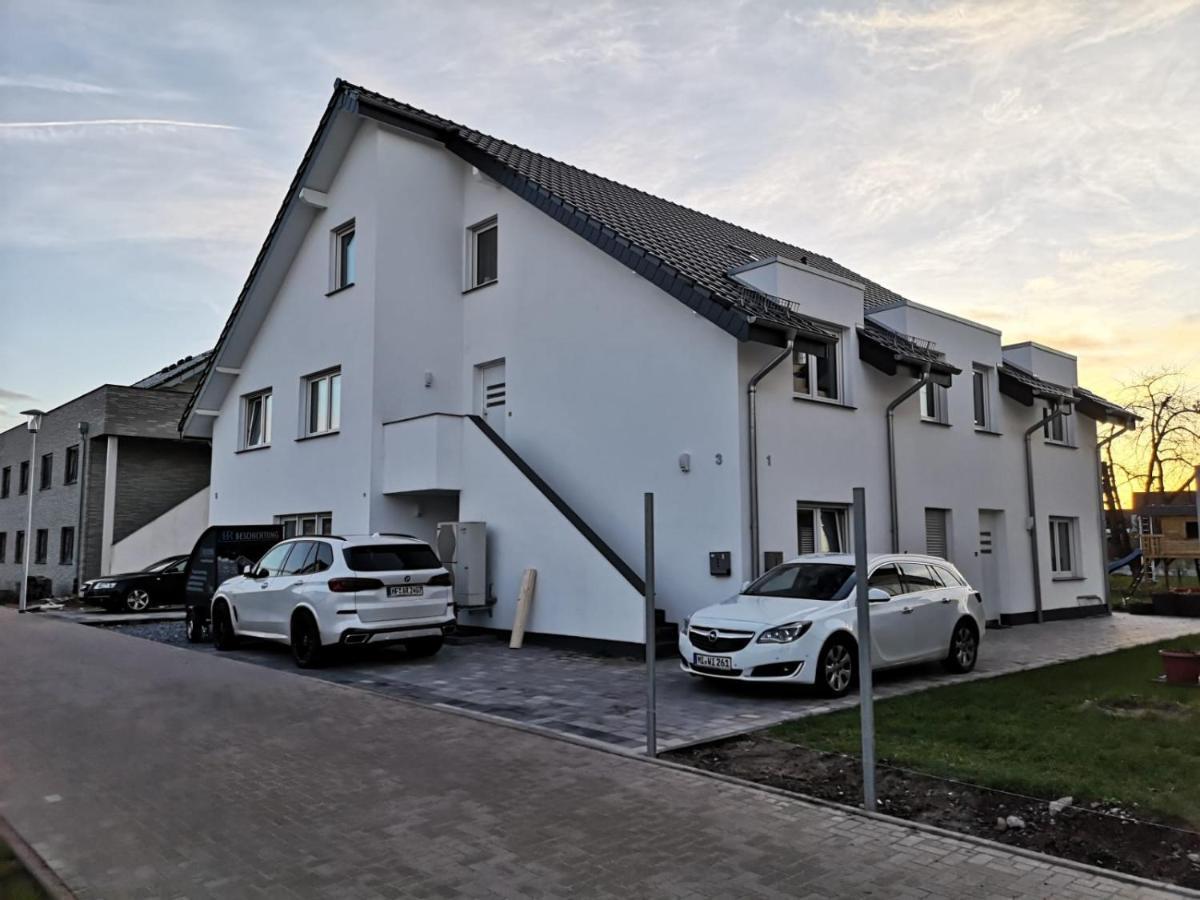 Modern Wohnen I Parkplatz I Wlan I Netflix I Balkon I 6 Schlafplaetze Lejlighed Bad Oeynhausen Eksteriør billede