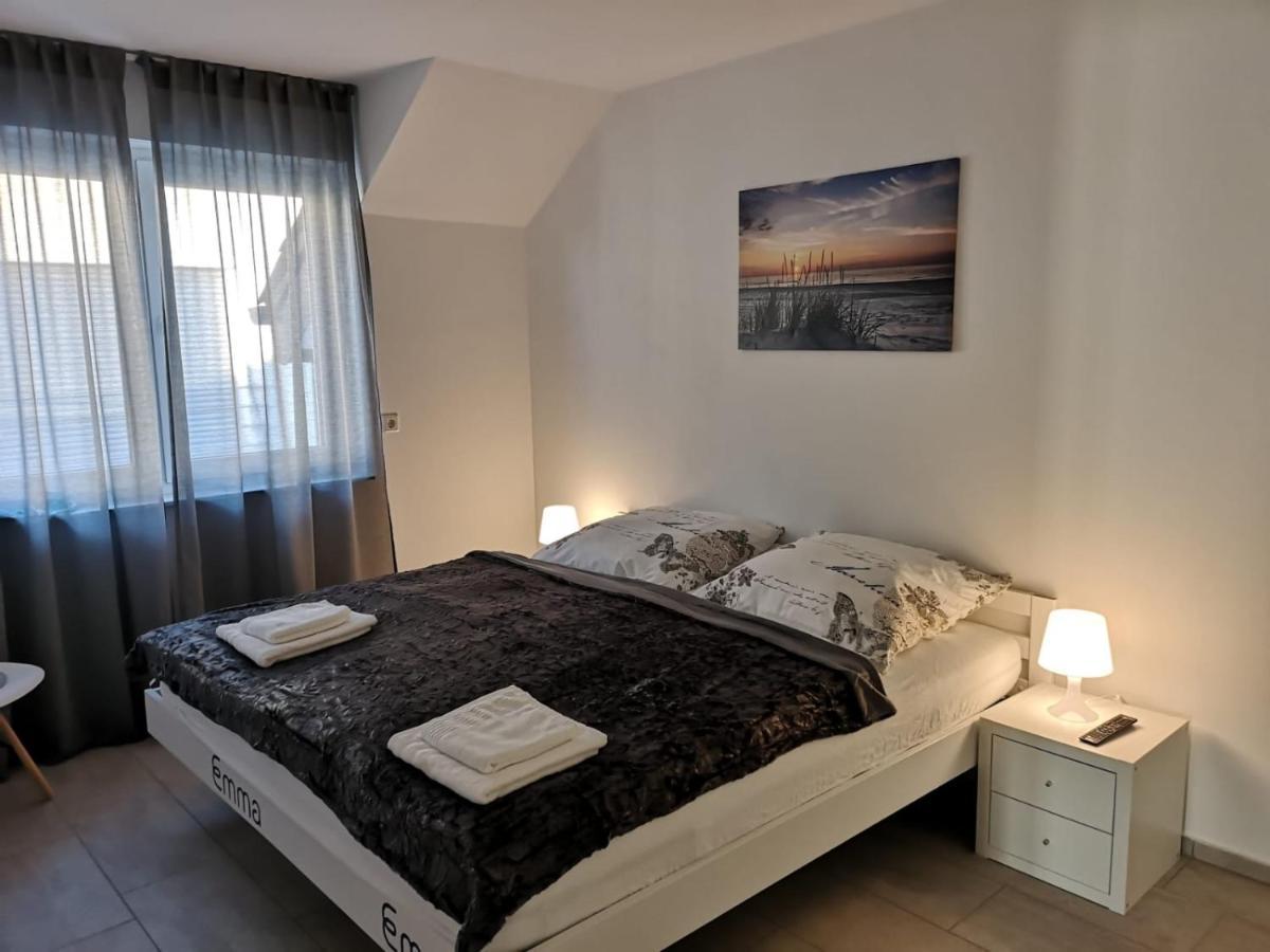 Modern Wohnen I Parkplatz I Wlan I Netflix I Balkon I 6 Schlafplaetze Lejlighed Bad Oeynhausen Eksteriør billede