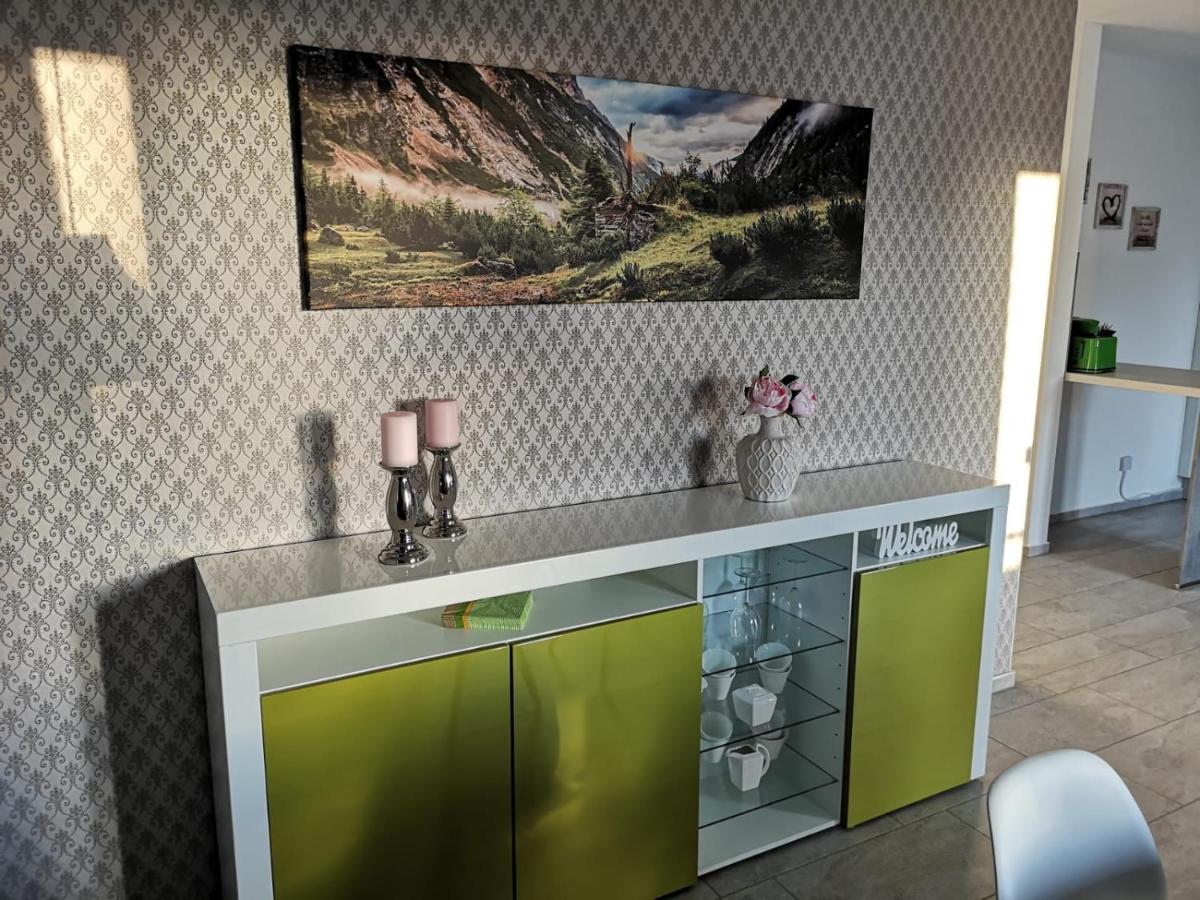 Modern Wohnen I Parkplatz I Wlan I Netflix I Balkon I 6 Schlafplaetze Lejlighed Bad Oeynhausen Eksteriør billede